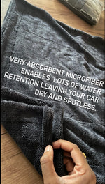 Load image into Gallery viewer, Car Detailing: High absorbent microfiber towel
